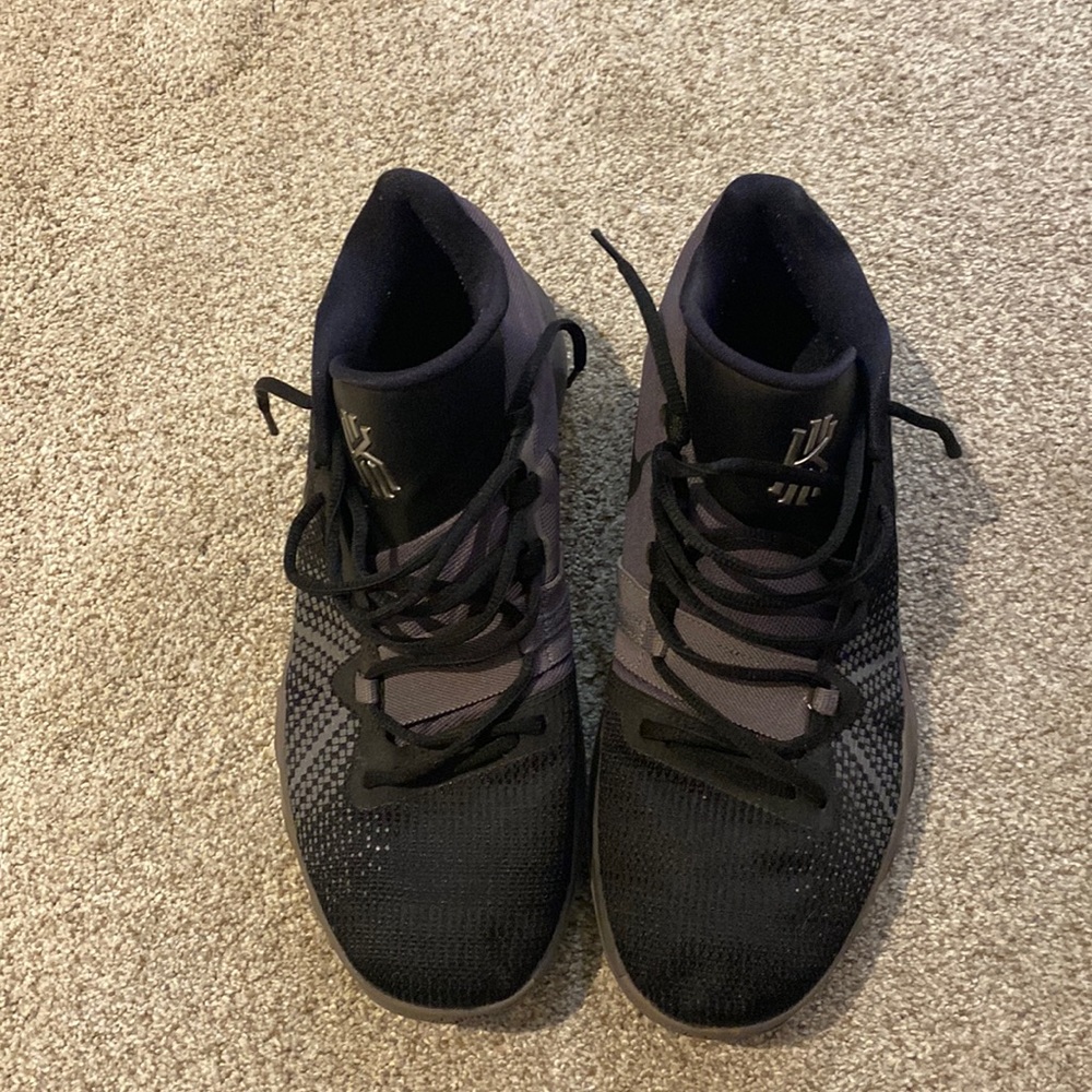 Nike Kylie Flytrap Black Thunder Basketball Shoes size 10.5 AA7071-011
